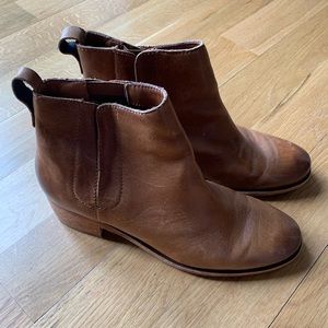 Kork-Ease Mindo Chelsea Bootie, Brown, size 9